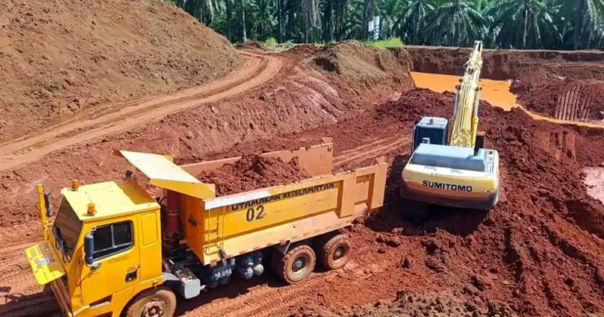 Nine Arrested in Major Bauxite Smuggling Operation at Felda Plantation; RM3.75 Million in Assets Seized