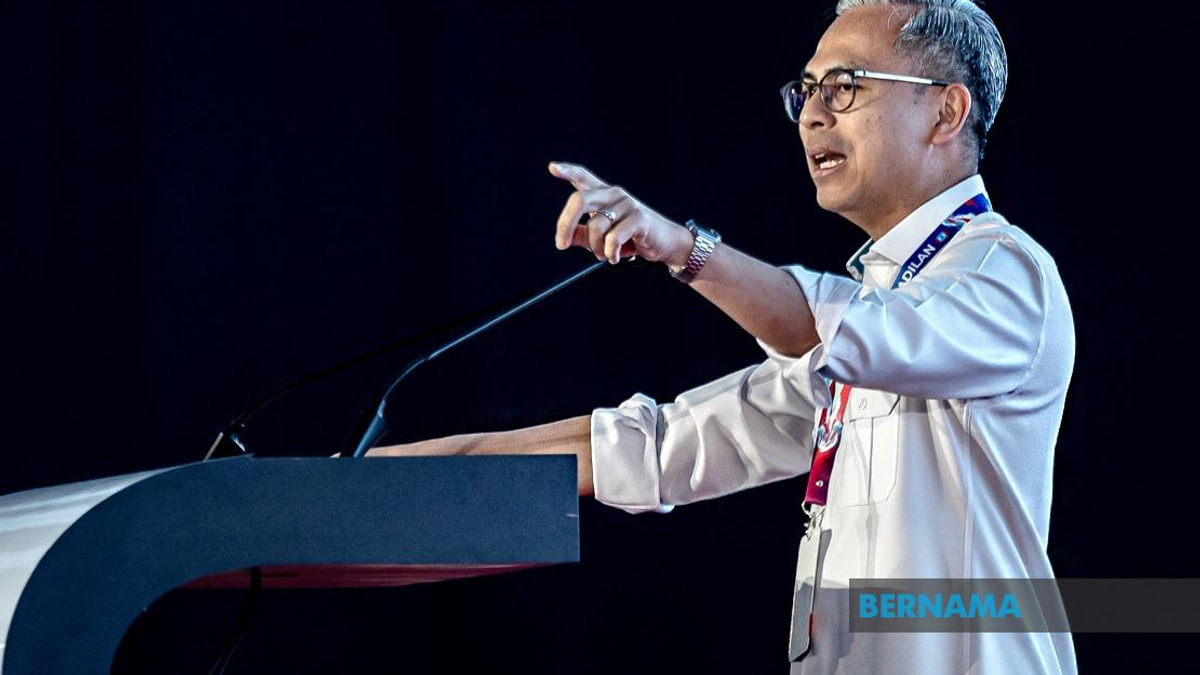 Malaysians Growing More Mindful of National Flag Details, Says Communications Minister