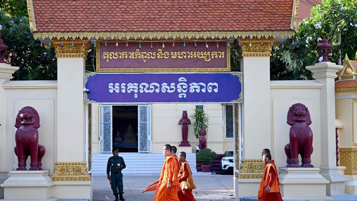 Cambodia's Supreme Court upholds 14-year sentences for journalists convicted of treason