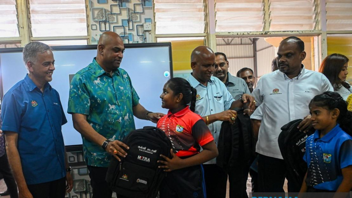 Malaysia Prioritises Local Workers Over Foreign Labour, Says HR Minister Ramanan