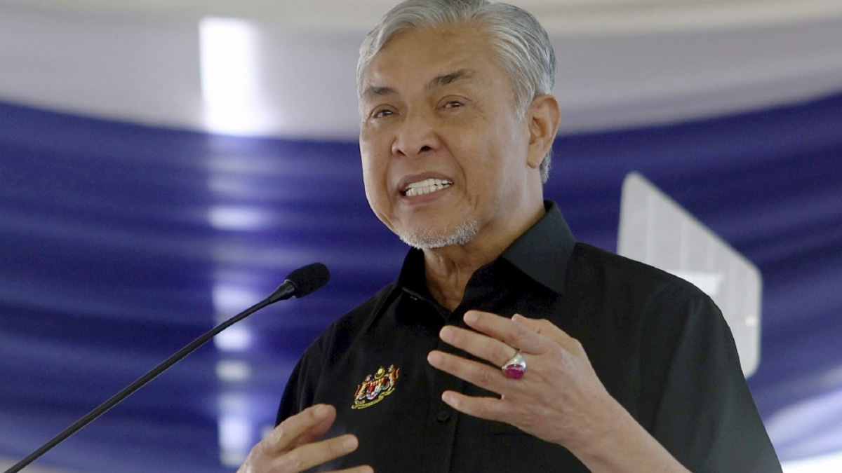 Zahid Rules Out Early Election, Dismisses Speculation