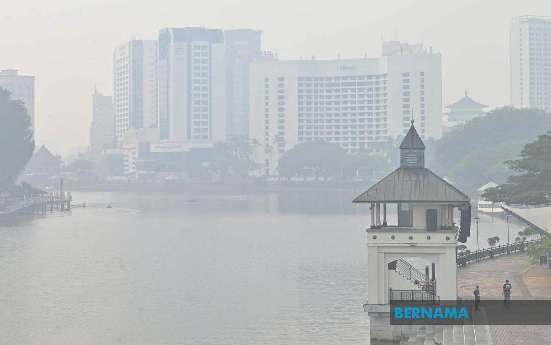 ASEAN Must Strengthen Haze Pact With Enforceable Action, Says Lee Lam Thye