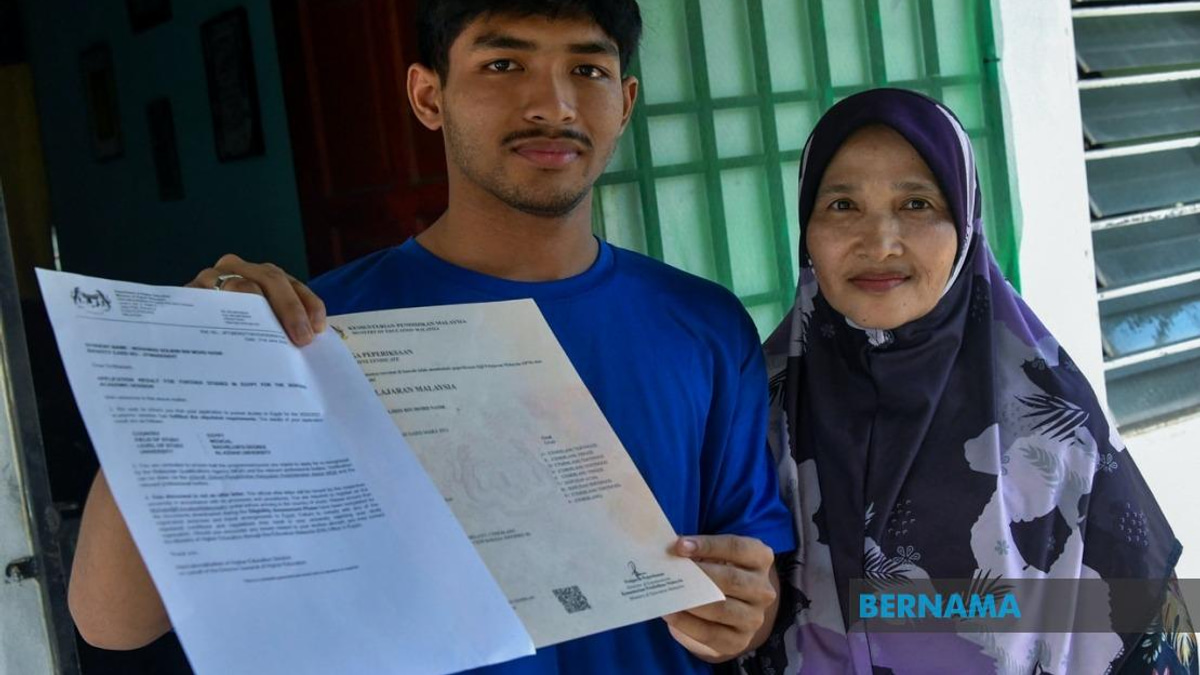 MARA Intervenes to Help Orphaned Medical Student Realize Al-Azhar Dream
