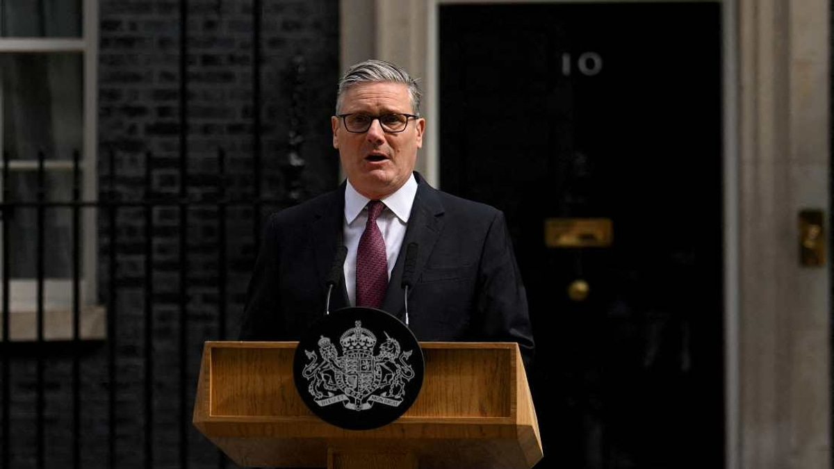 UK's Starmer to Step Down as Labour Leader, Successor in Place by September
