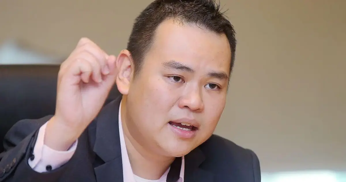 DAP's Chong Zhemin Rejects PAS Youth Calls for Anwar's Resignation Over KWAP Losses