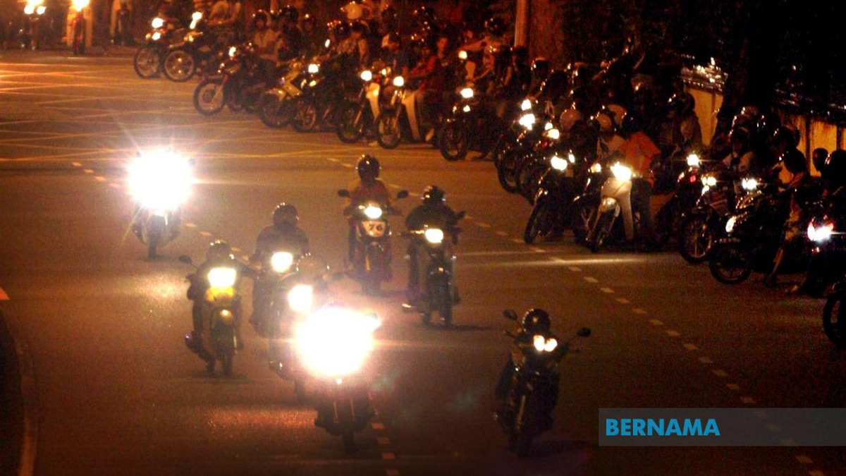 Parliament Debates Tough Penalties for Illegal Street Racing, Including Licence Revocation