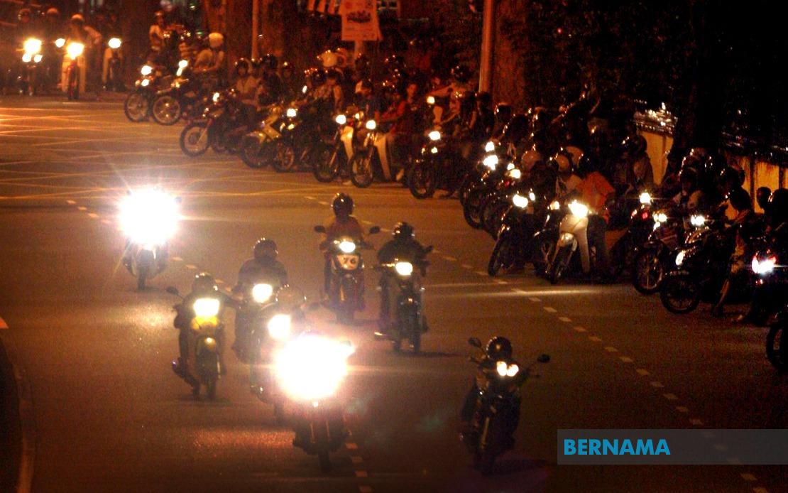 Parliament Debates Tough Penalties for Illegal Street Racing, Including Licence Revocation