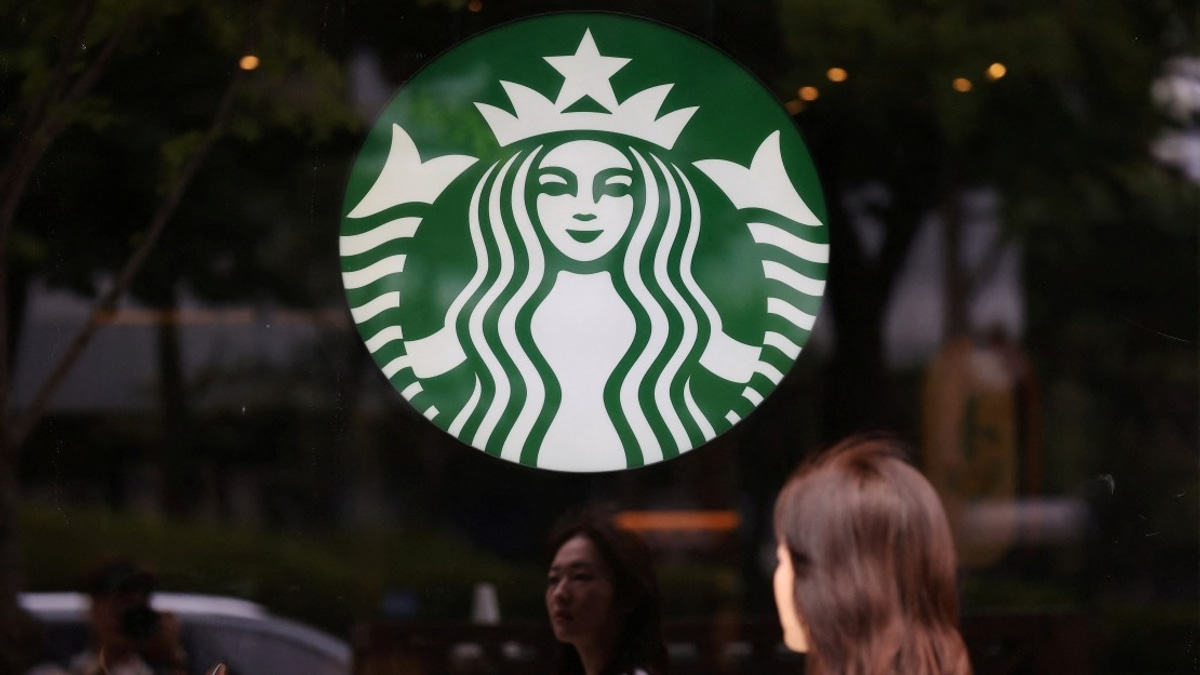 Starbucks South Korea Closes 2,000+ Outlets for Staff History Training After Marketing Misstep