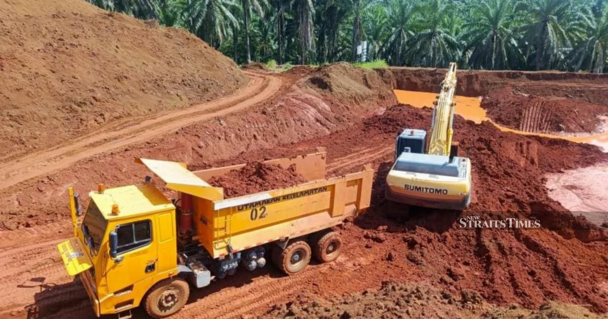 Two arrested in Marang silica sand smuggling operation; equipment valued at RM1.8 million seized