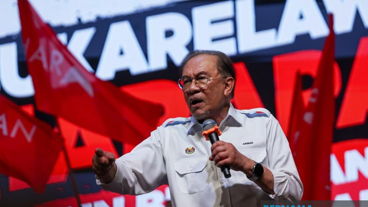 DAP Respects Malay Rights, Anwar Says as PM Defends Inclusive Government