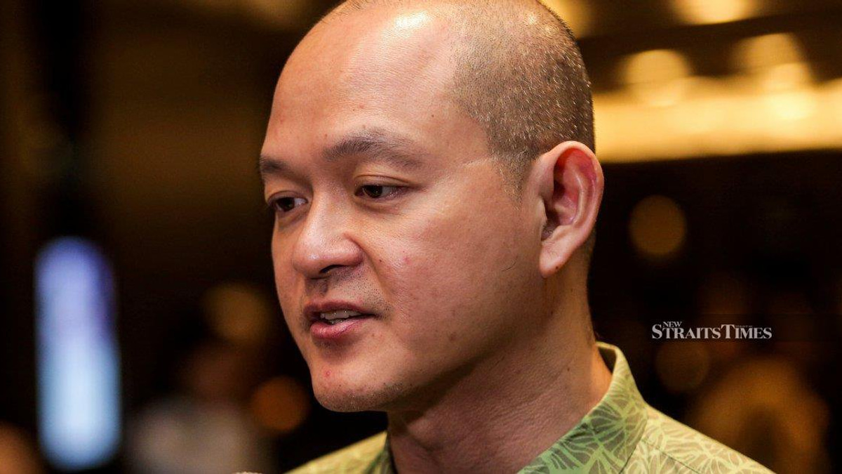 Former DAP Lawmaker Urges Party Delegates to Back Cabinet Exit