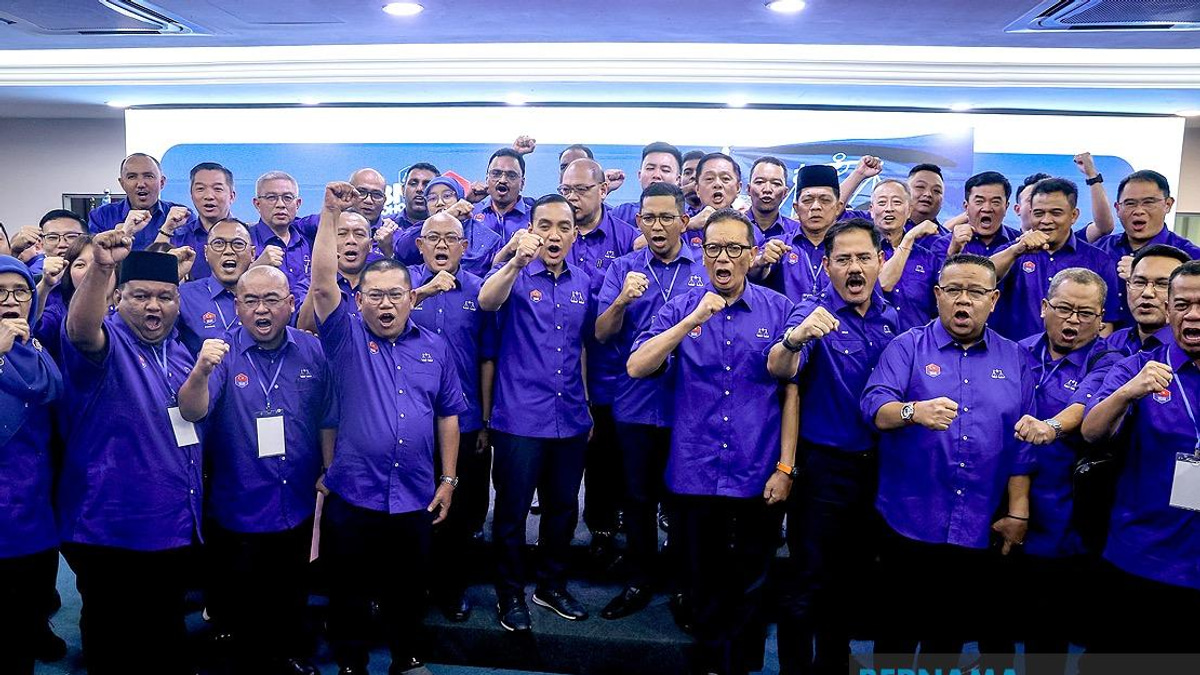 Adham Baba Returns to Contest Pasir Raja as BN Unveils Full Johor Election Slate