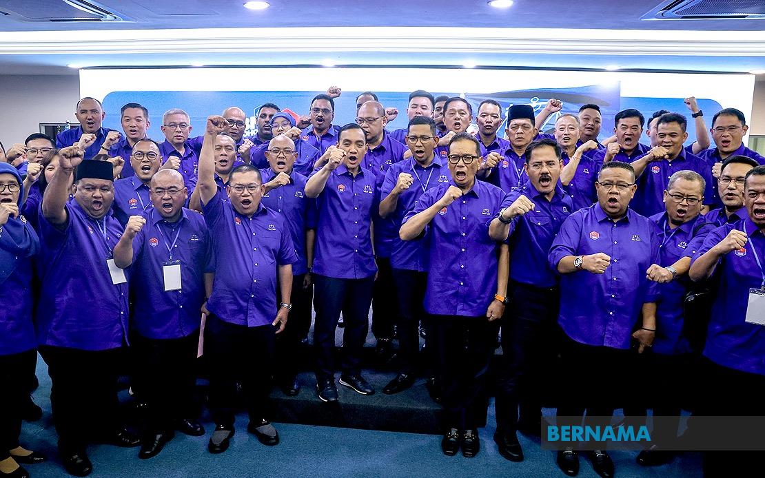 Adham Baba Returns to Contest Pasir Raja as BN Unveils Full Johor Election Slate