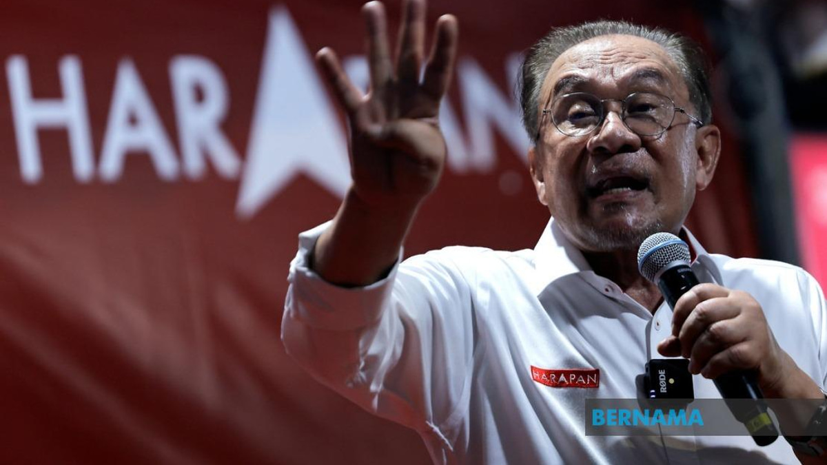 Anwar Urges Johor Voters to Select Honest, Humble Leaders