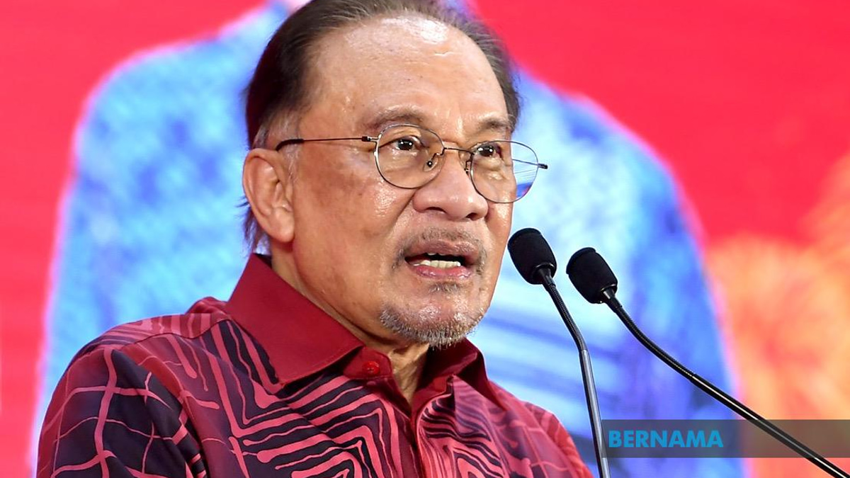 Anwar Ibrahim Maintains Strong Approval as Malaysians Show Cautious Optimism on National Direction