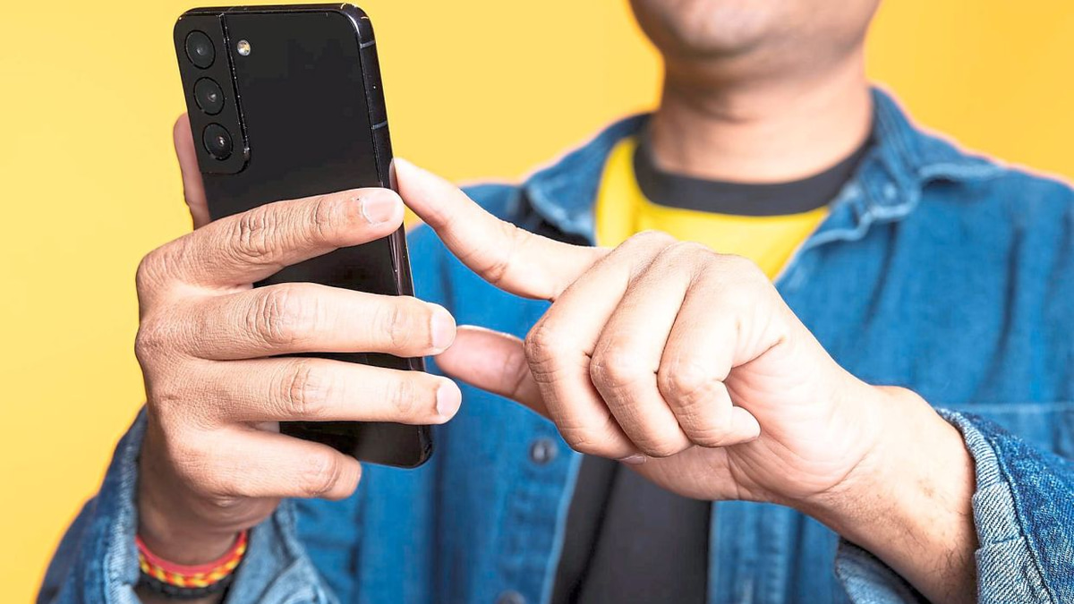 Regulator Launches Investigation into Maxis Data Leak Affecting Content Creator