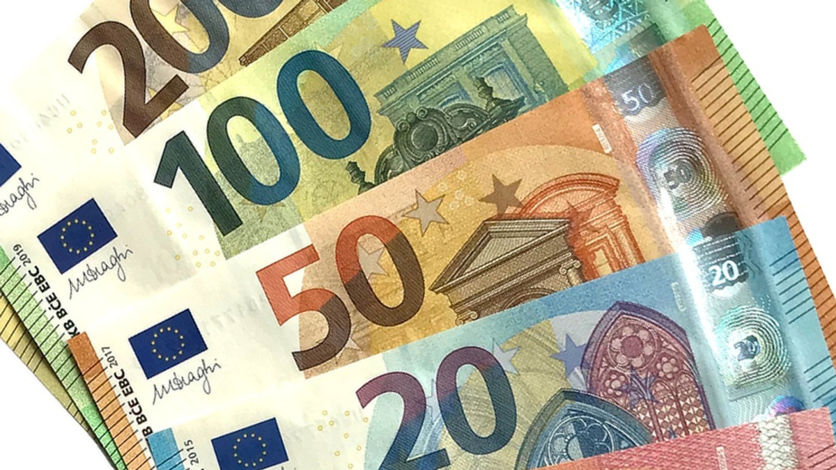 Dutch Central Bank Fines ABN AMRO €8.5 Million for Weak Money-Laundering Controls