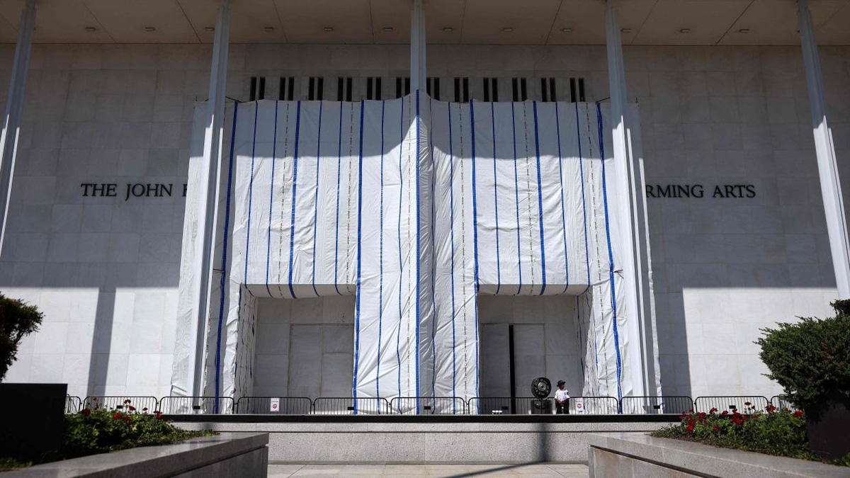 Trump Administration Threatens Kennedy Center Demolition in Naming Row