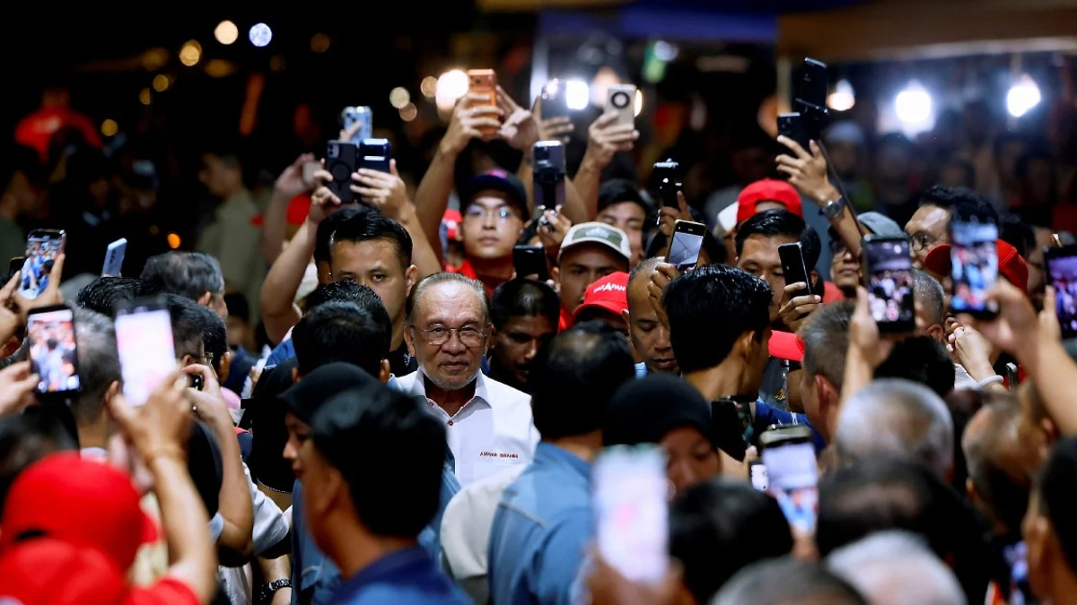 Anwar Signals End to Patronage Culture, Vows Clean Governance