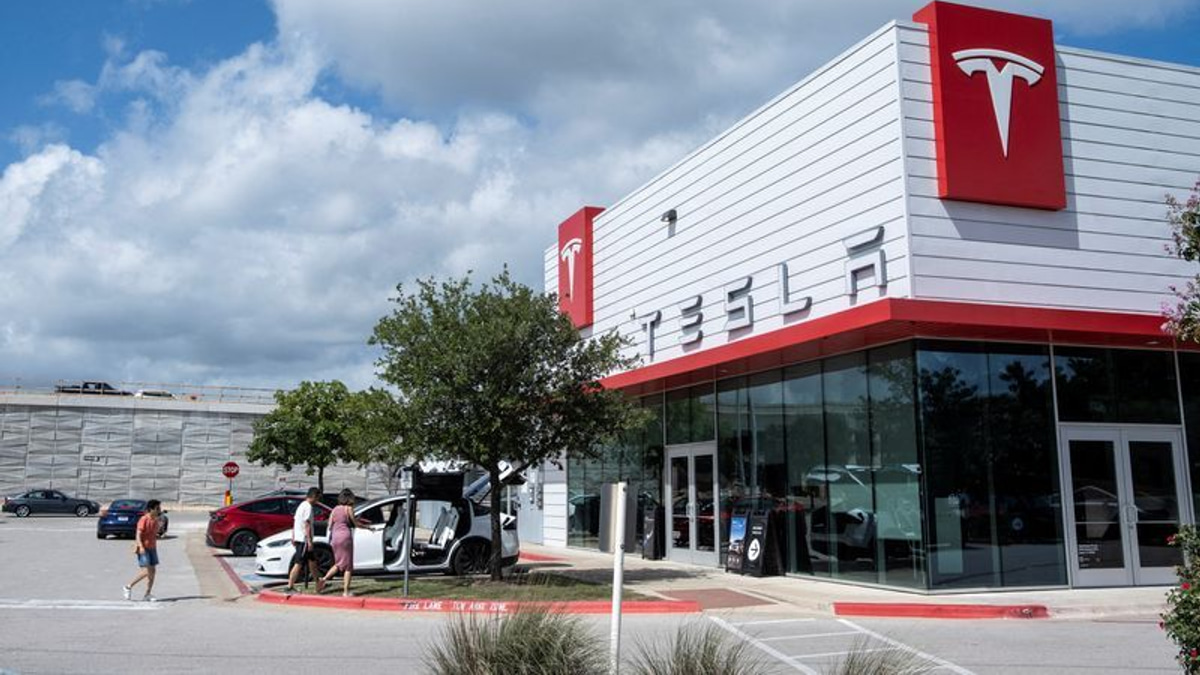 US Safety Board to Investigate Fatal Tesla Crash in Texas; Family Sues Maker