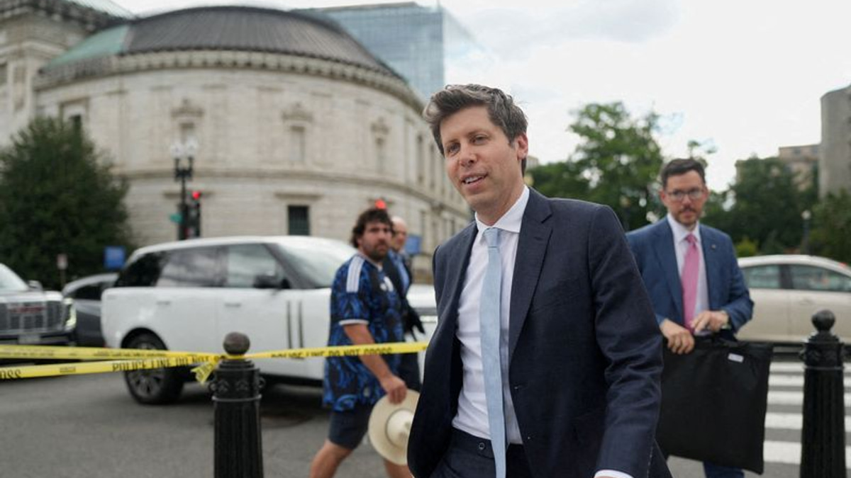 Tech Giants to Brief Trump Team on AI Safety Testing Amid Hacking Concerns
