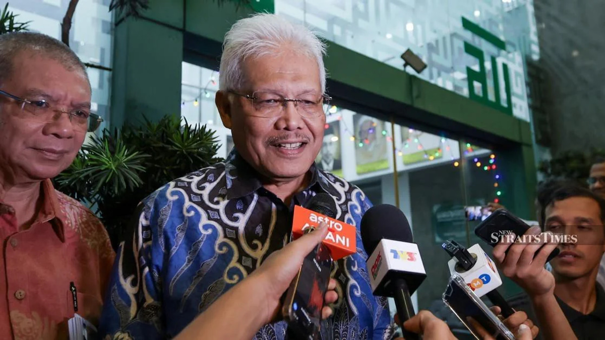 Hamzah to Reclaim Opposition Leader Role as Parliament Seating Plan Reshuffled