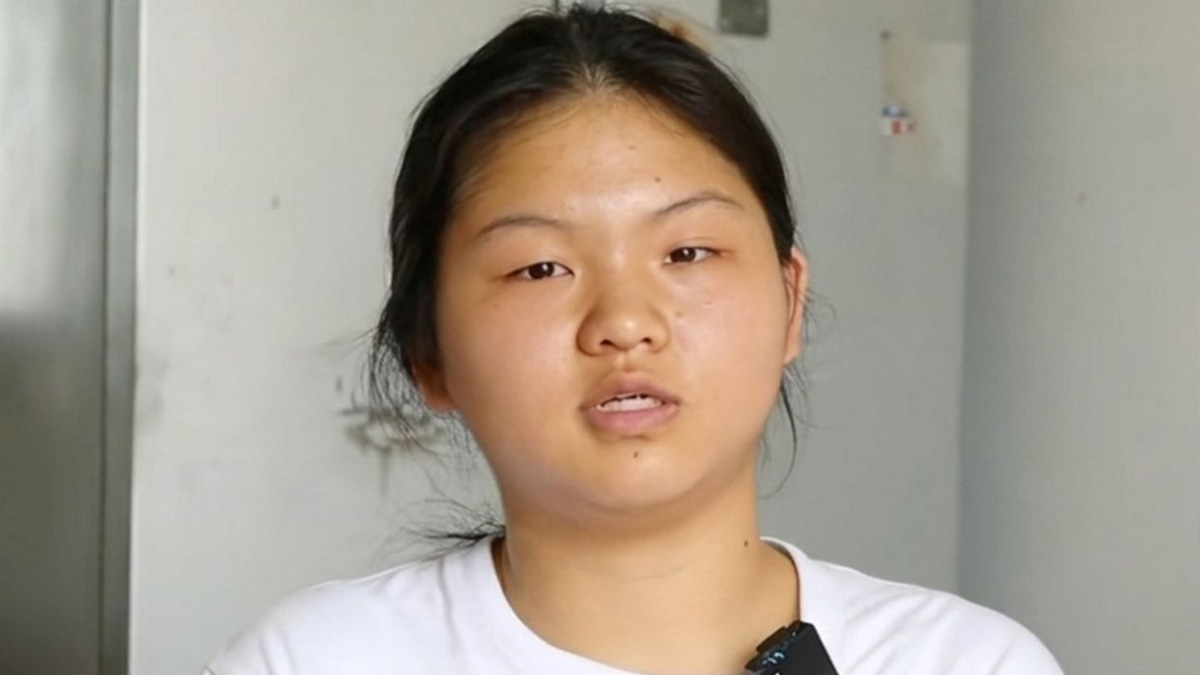 Orphaned Chinese Student Rejects Donations, Asks Community to Help Others Instead