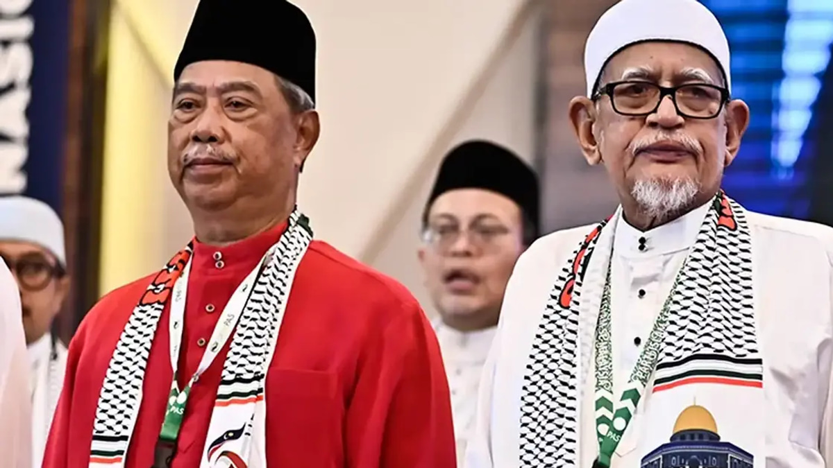 Muhyiddin Criticises PAS Over Secret Alliance Negotiations with BN