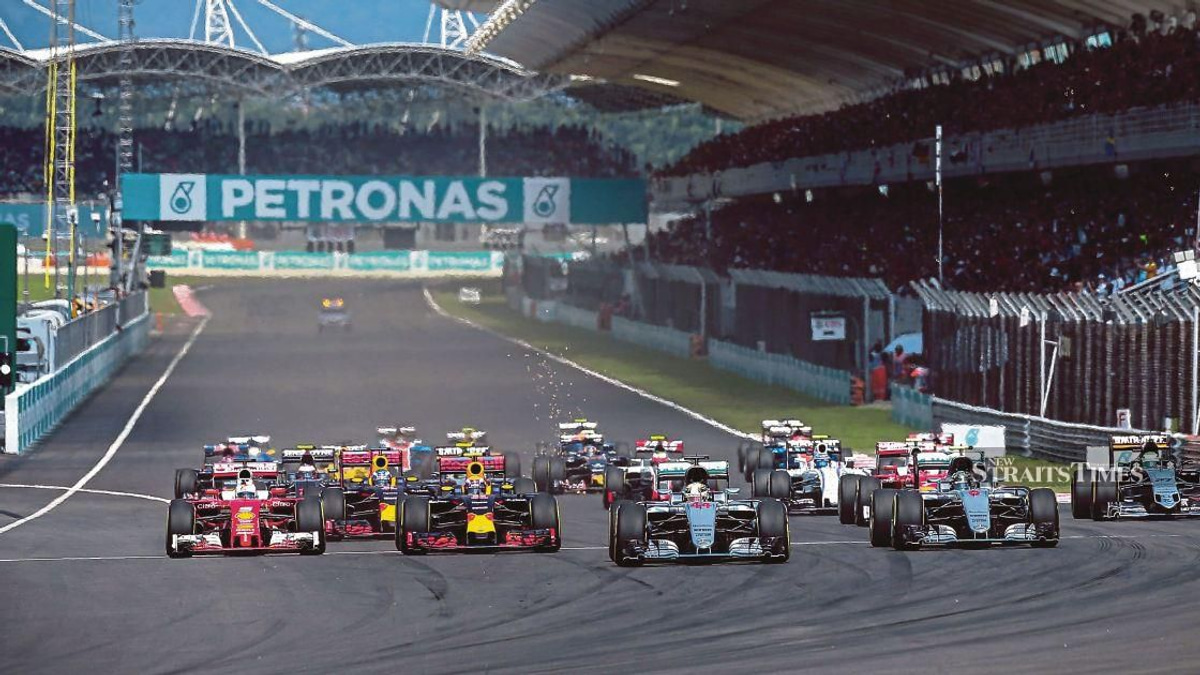 Prime Minister Anwar Launches Affordable F1 Spectator Programme as Formula 1 Readies for Sepang Return