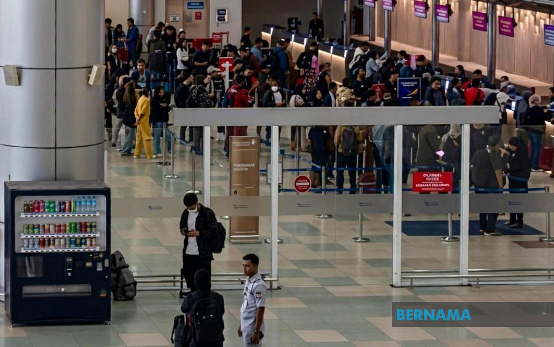 Bomb Discovery Forces Temporary Shutdown of Labuan Airport Runway