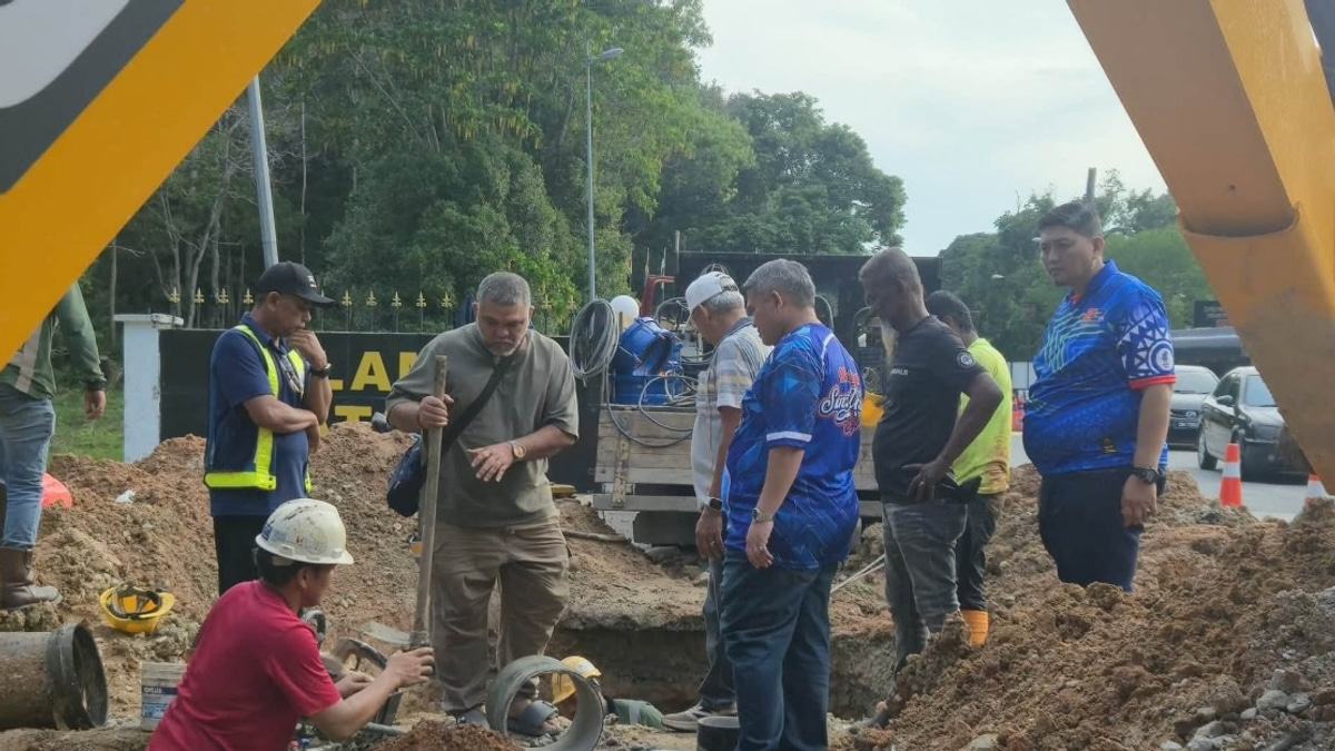 Melaka Proposes Temporary Water Tank for Kem Terendak as Pipe Burst Disrupts Supply