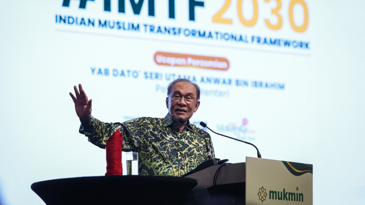 Anwar Sets One-Month Deadline for Ministries to Clear Foreign Worker Applications, Fast-Tracking Food Service Sector