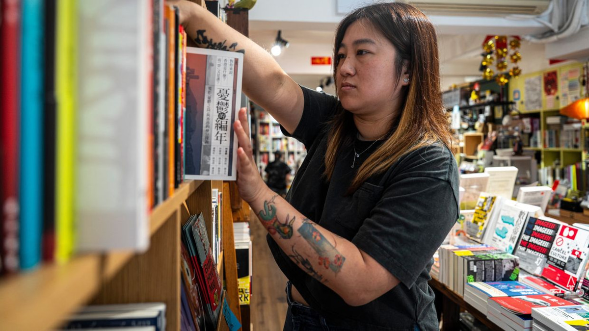 Hong Kong police arrest bookstore operators over seditious publications charge