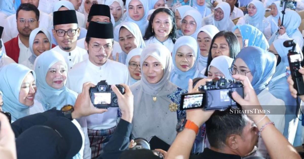PKR Cannot Afford Competing Power Centres, Nurul Izzah Warns