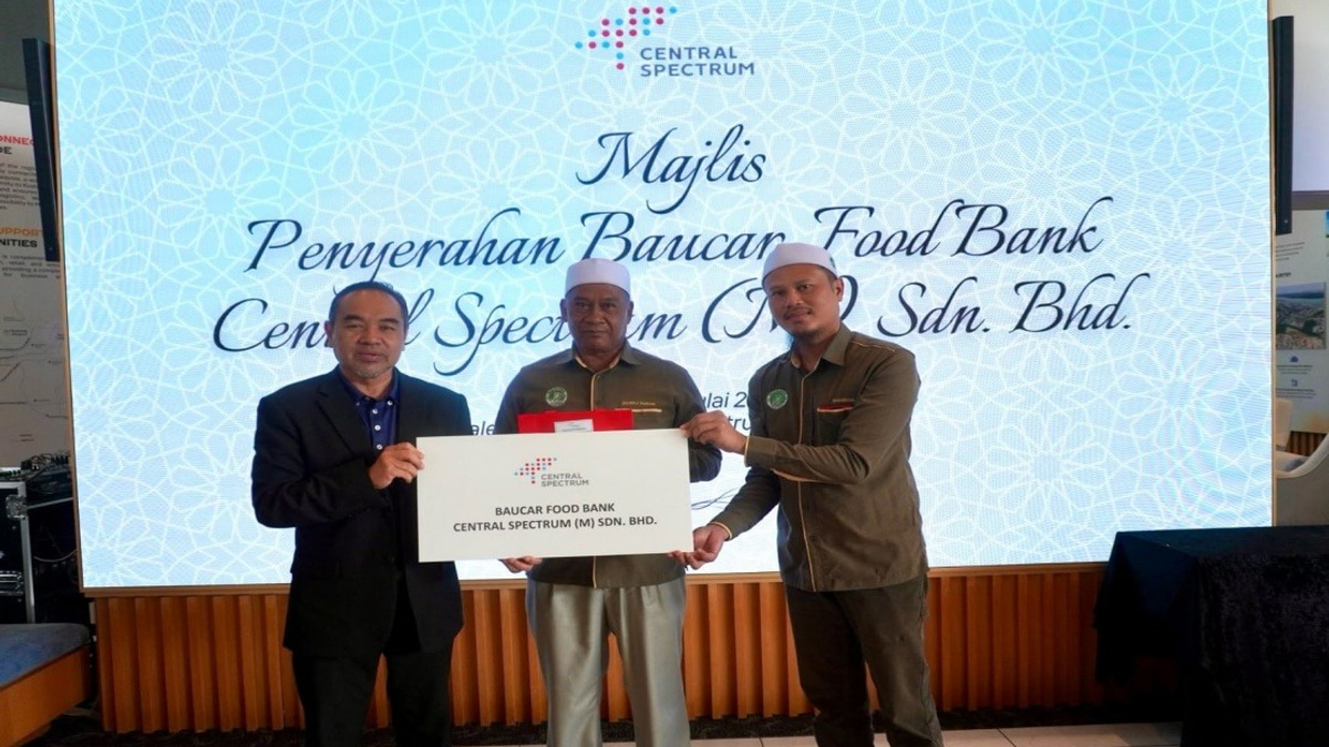 Central Spectrum Distributes RM10,000 Food Bank Initiative in Pulau Indah