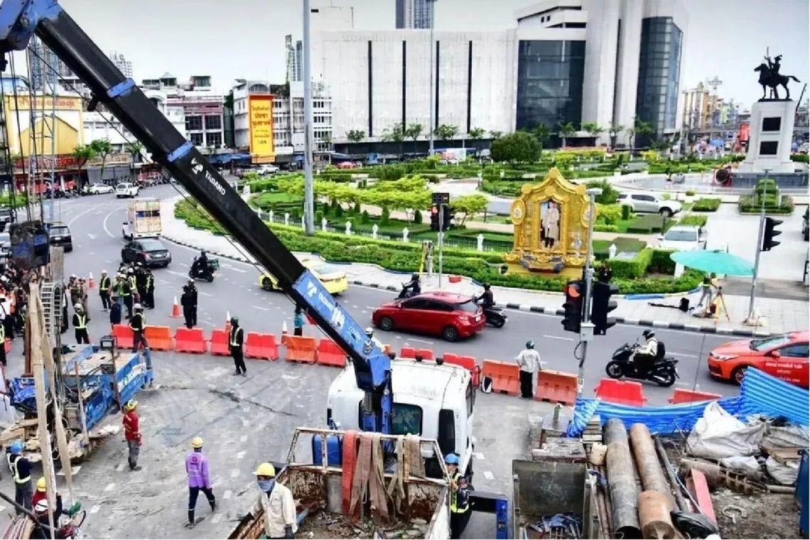 Bangkok evacuates 60 residents after subway construction causes dangerous sinkhole