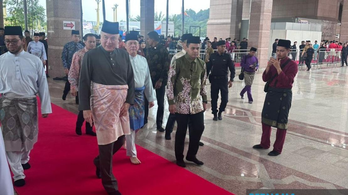 Sultan Nazrin Warns Against Rash Leadership, Calls for Strategic Thinking and Sacrifice