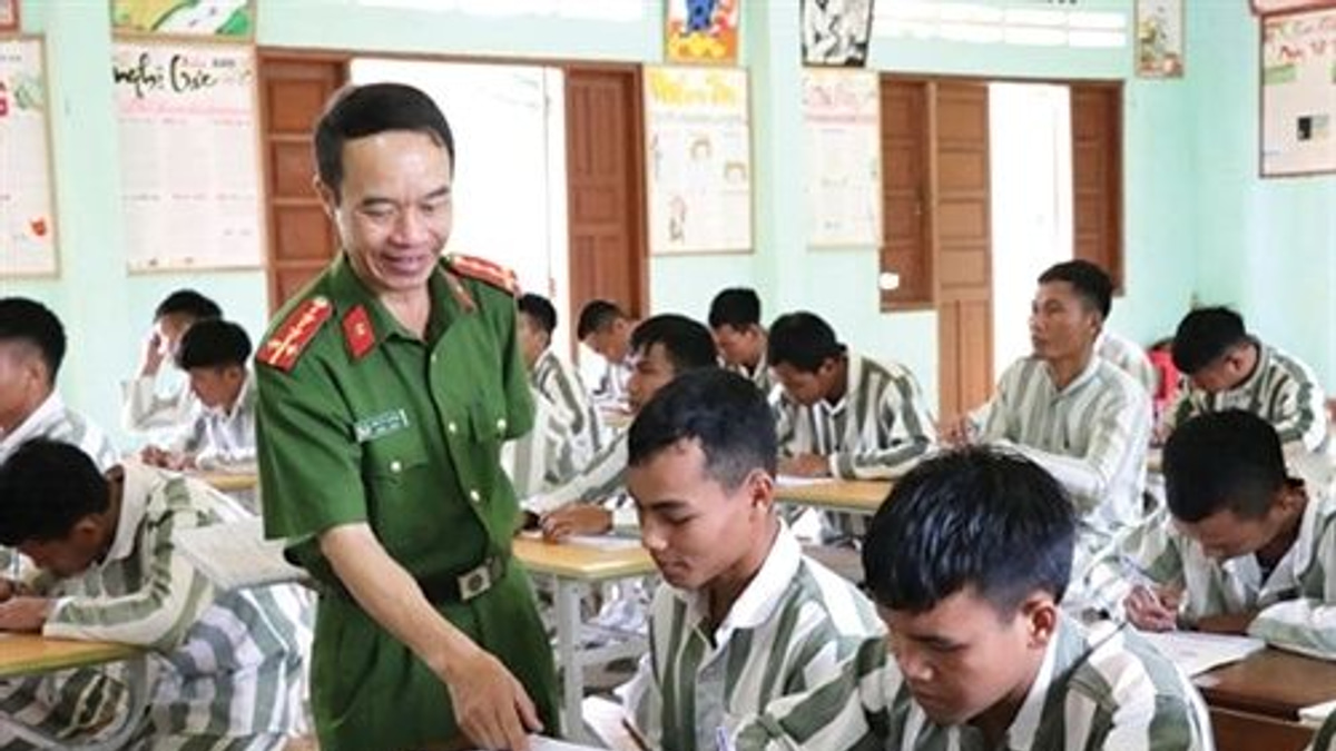Vietnam Fast-Tracks Court Process for Juvenile Drug Rehabilitation