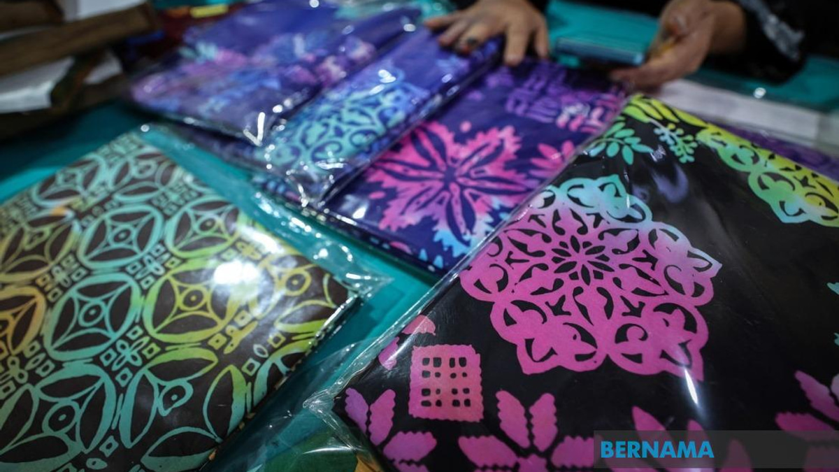 Johor Batik Establishes Regional Identity Through Heritage-Inspired Designs
