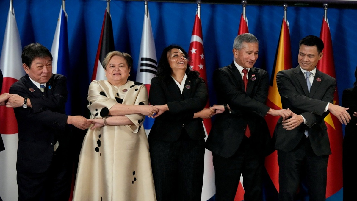 Japan, South Korea, Australia and New Zealand Push Regional Cooperation on Digital, Climate and Supply Chain Issues at ASEAN Summit