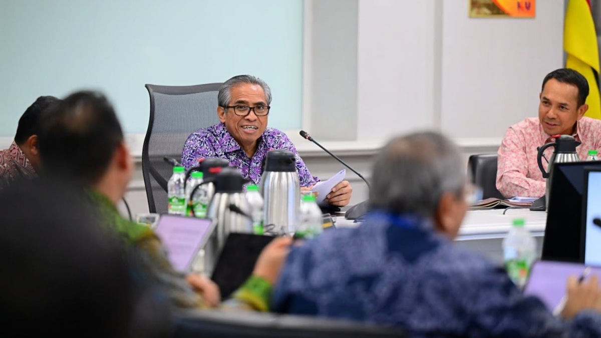 Malaysia's Top Civil Servant Orders Fast-Track Push on 40,000 Local Development Projects