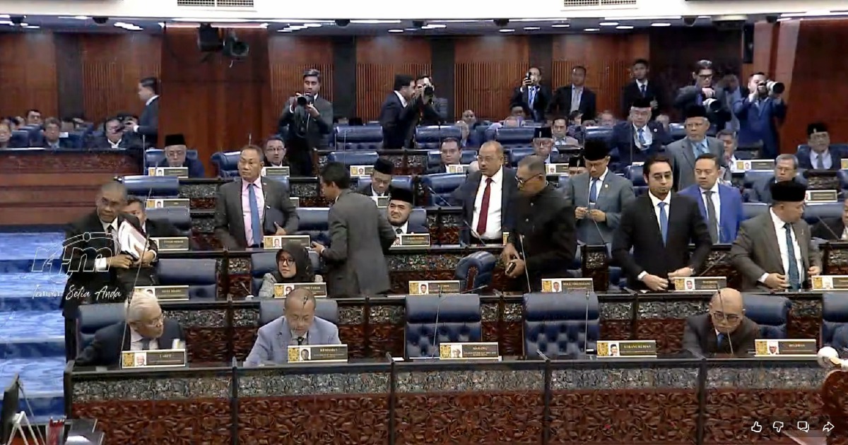 Opposition MPs Stage Walkout Over Tabung Haji RCI Debate as Speaker Refuses Postponement