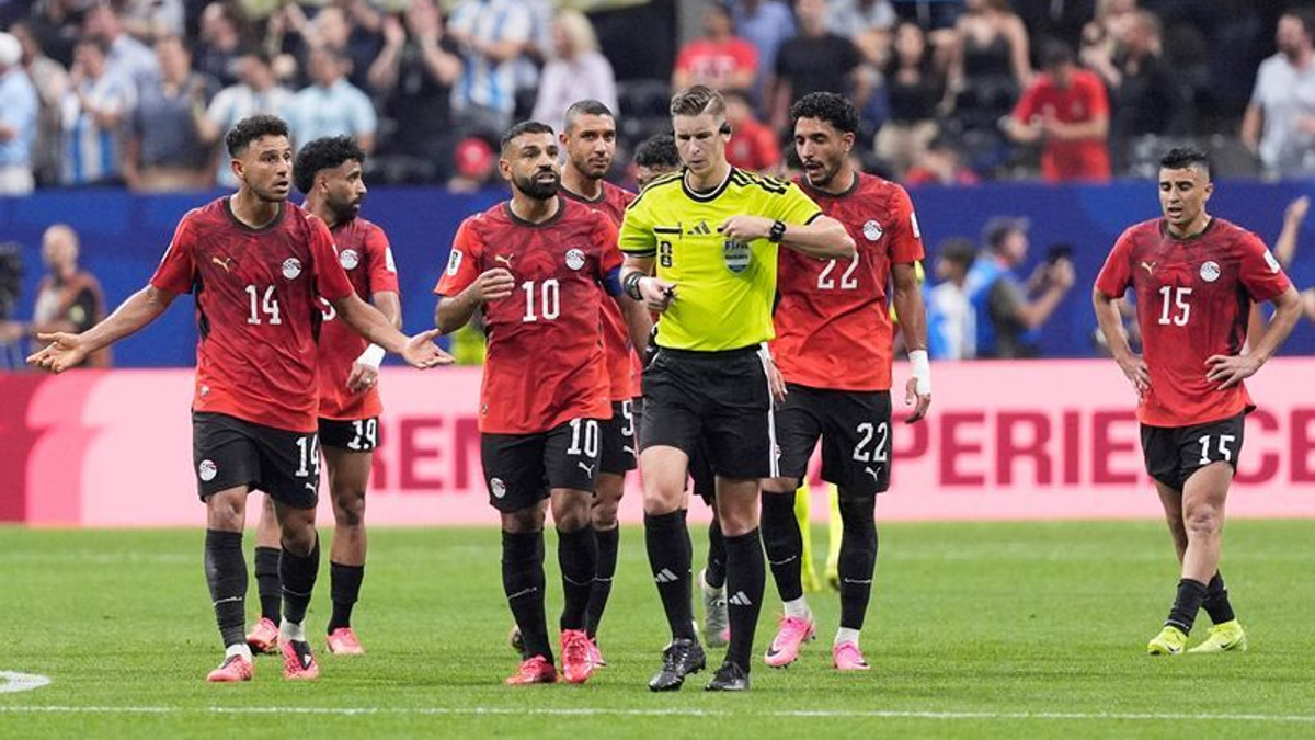 FIFA Refereeing Chief Defends Argentina's Controversial World Cup Victory Over Egypt