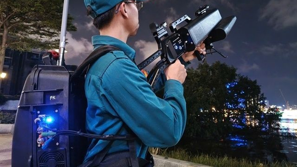 Vietnam Steps Up Crackdown on Illegal Drone Flights Near Airports