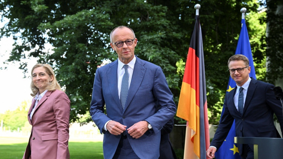 Merz Overhauls German Cabinet and CDU Leadership Following Spahn Resignation