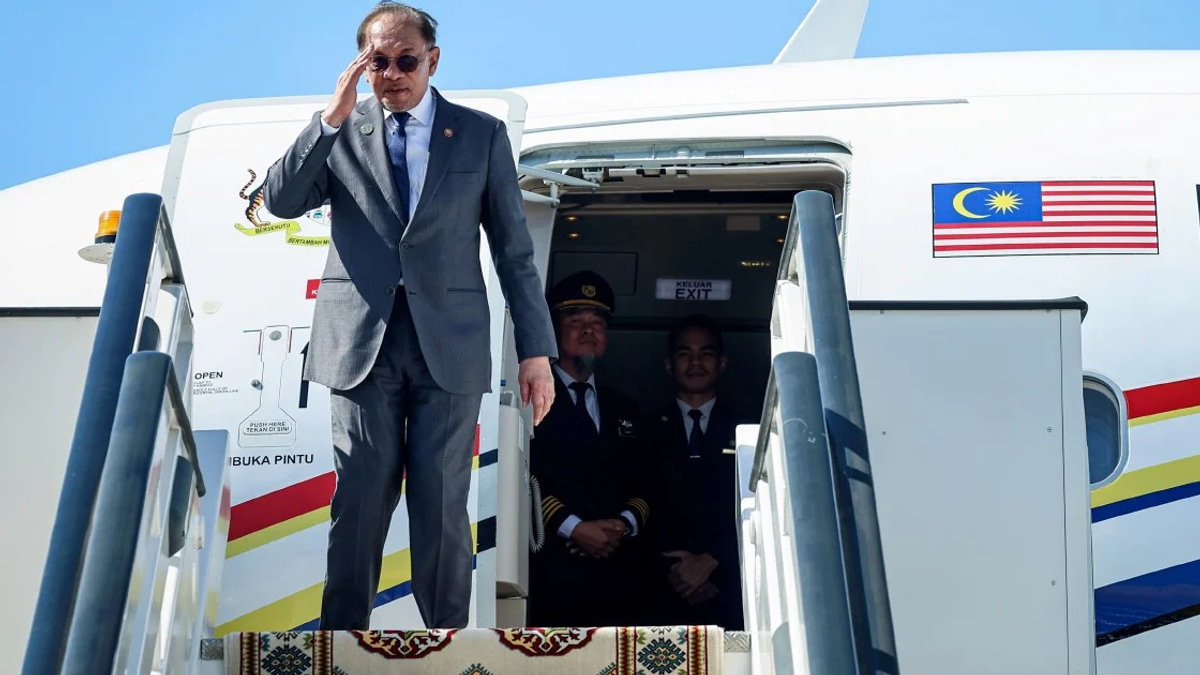 Anwar returns to Penang following Turkmenistan trip to headline major media and investment gatherings