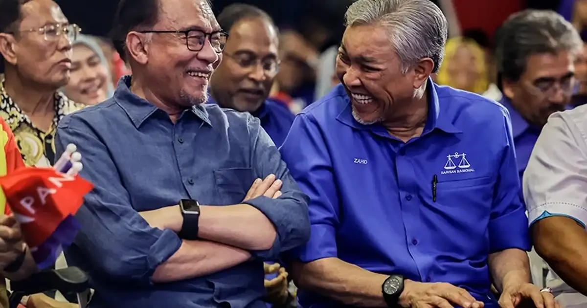 Zahid Counters Anwar's Poetry with Verse of His Own, Reaffirms BN's Coalition Commitment