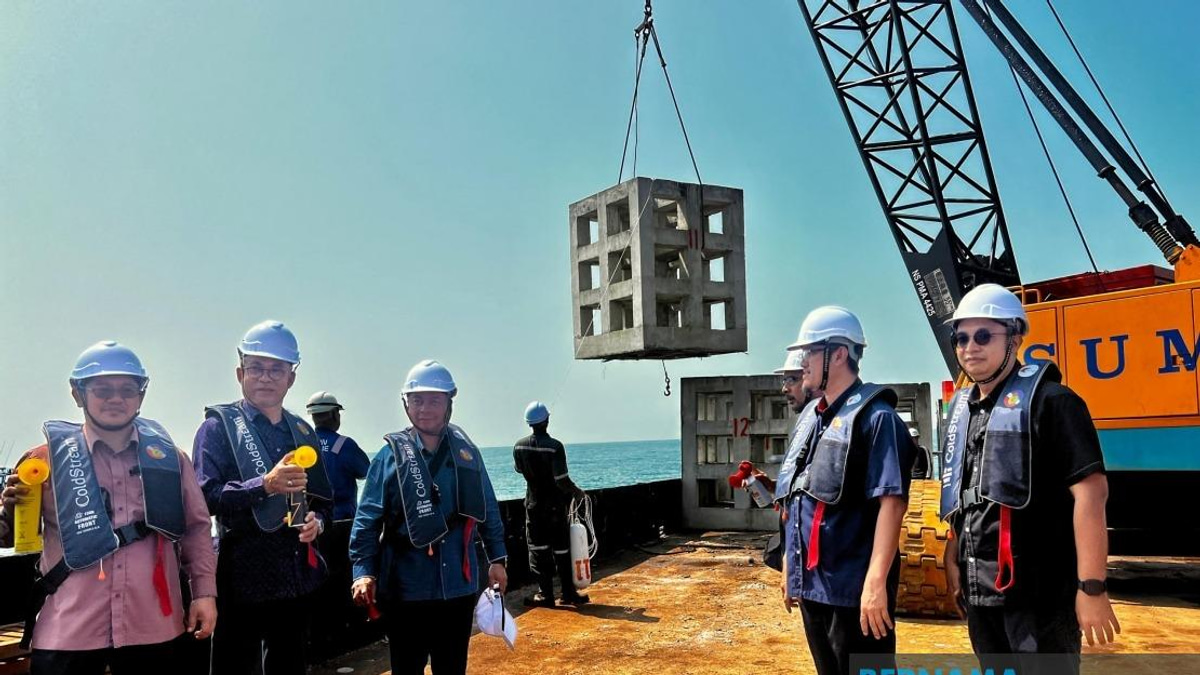 Artificial Reefs Emerge as Strategic Tool Against Illegal Fishing in Kelantan Waters