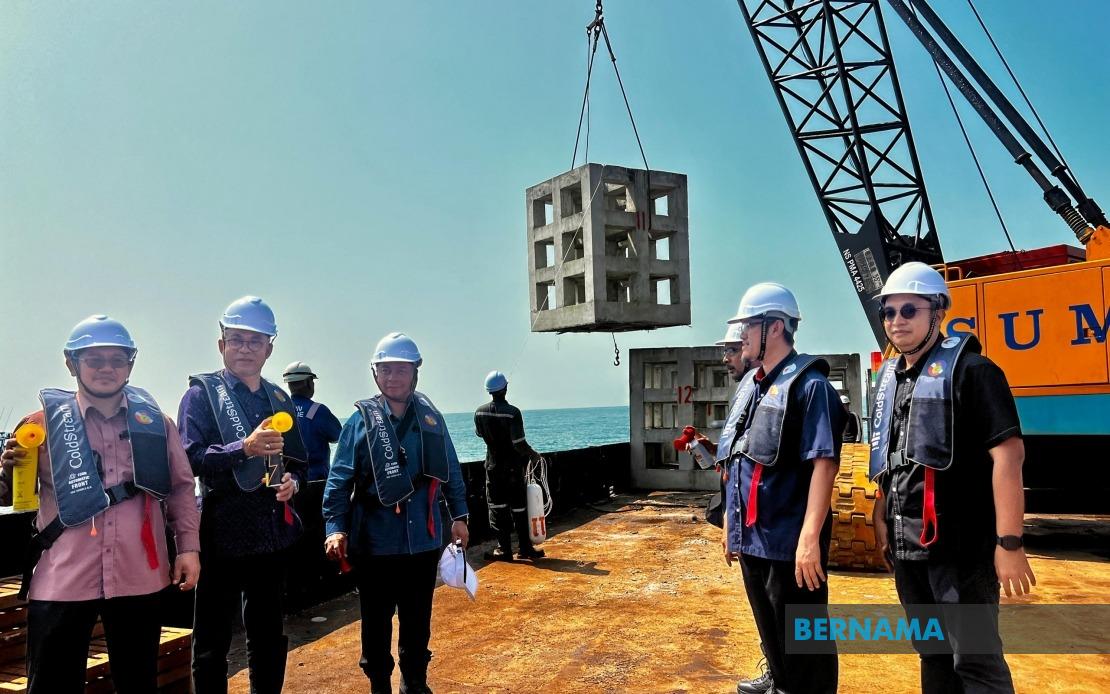 Artificial Reefs Emerge as Strategic Tool Against Illegal Fishing in Kelantan Waters