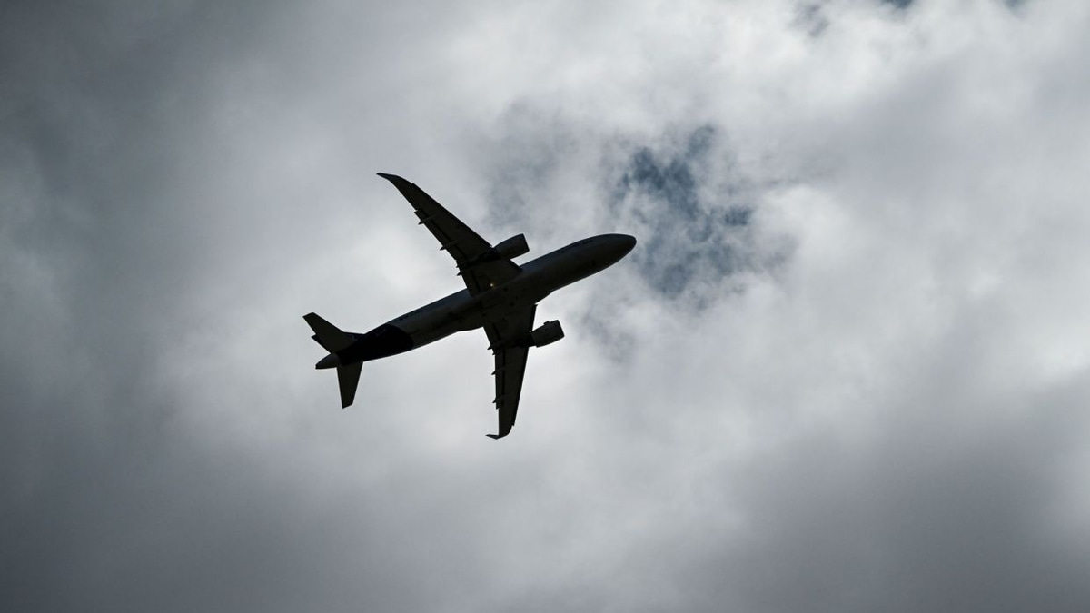 Power Bank Fire Forces Lufthansa Subsidiary to Divert Mid-Atlantic